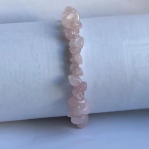 Kristallarmband  - Ett handgjort kristallarmband. Vid frågor är det bara att skriva💕