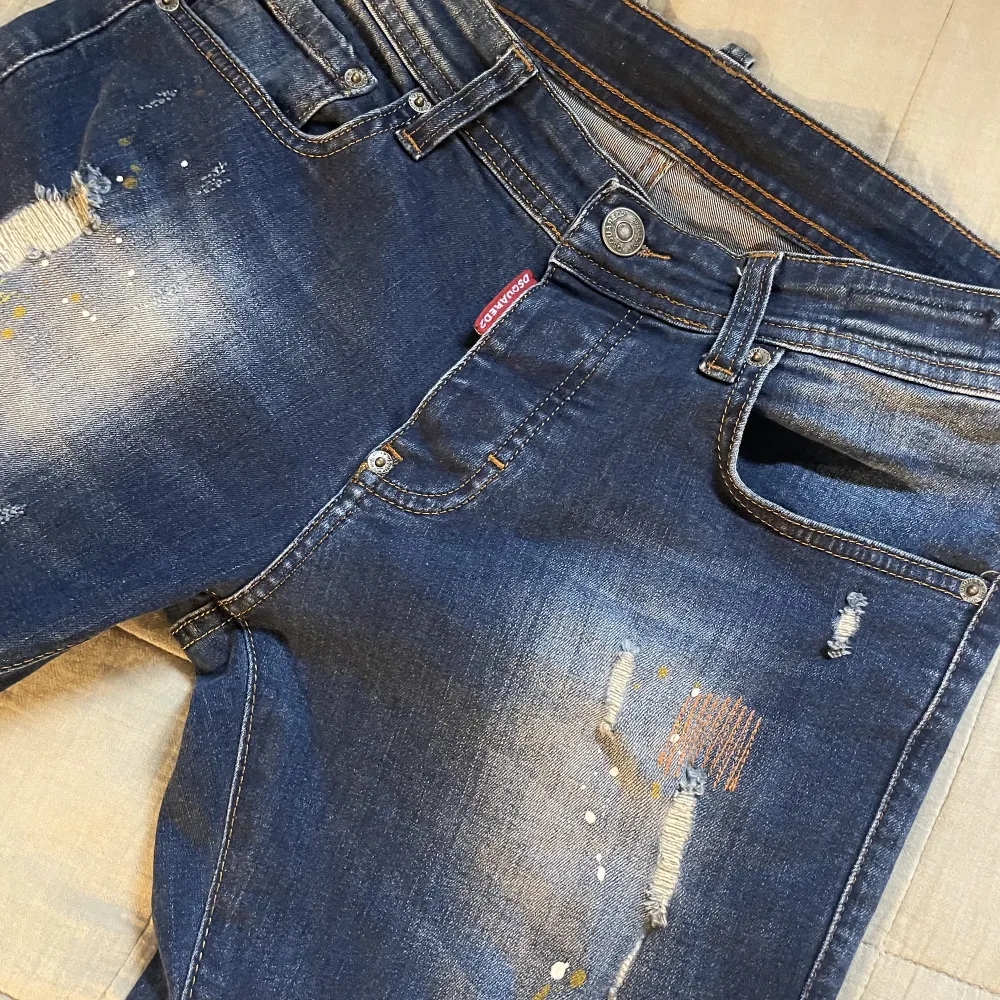 Helt nya d2 braller i storlek 44 inga defekter eller liknande.. Jeans & Byxor.