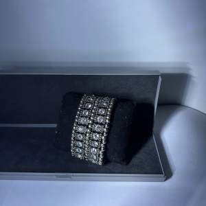 Kristall armband ”ancient” Med detta armband är alla andras blick en självklarhet