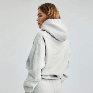Säljer min super snygga och sköna hoodie från Bikbok. Nyskick då den knappt är använd! Köpt för 400.