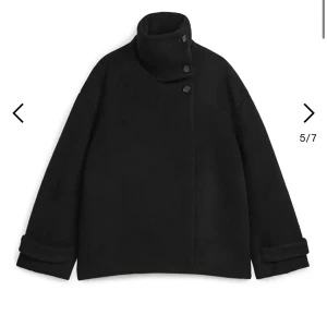 Kappa - Så snygg kappa från arket. Köpte förra hösten men har inga tydliga tecken på användning💞 skriv för fler bilder