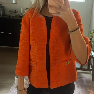 Trekvartsärmad kofta - Jättesnygg kofta ifrån mango