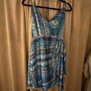 Zara klänning - Super söt zara klänning, aldrig använd!!❤️