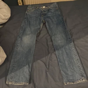 weekday space jeans  - Säljer dessa då de aldrig kommer till användning. Skick 8/10