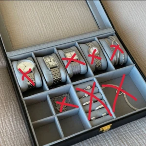 Silvrig ur & Penn klocka  - Säljer denna klocka från ur & Penn då den inte kommer till användning , använd fåtal gånger så bra skick!