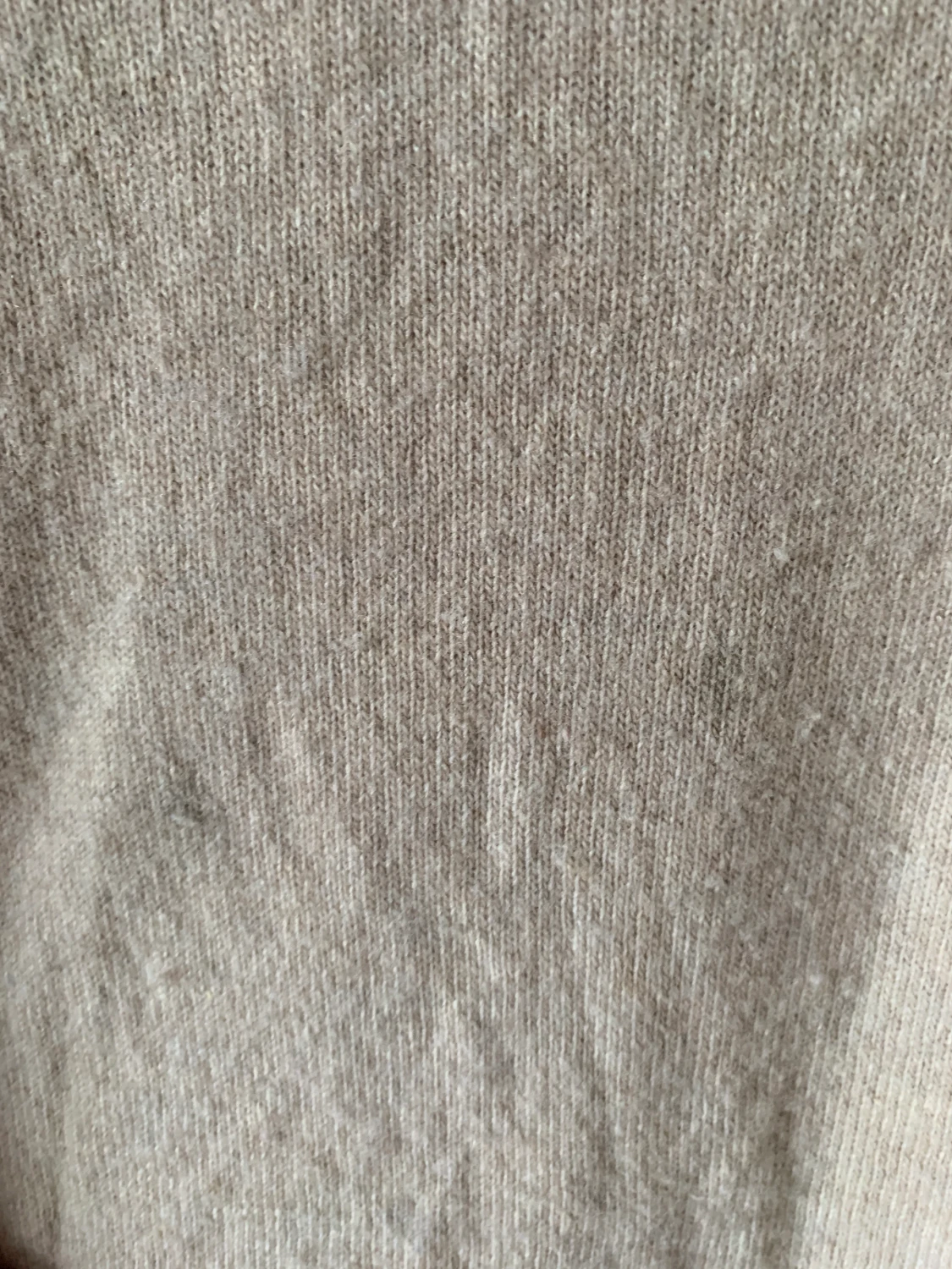 Beige stickad tröja