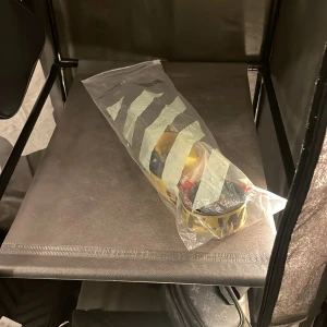 Off white bälte  - Hej folket jag har ett äldre bälte från off white som jg nu bestämt mig att sälja eller byta ut   Kontakt vid vid frågor !