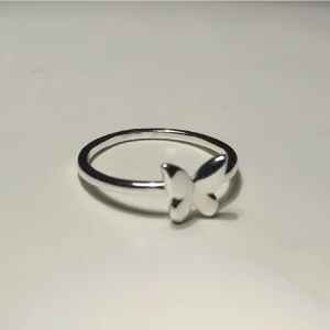 Ring - HELT NY ⭐️925 SILVER 🎀 Storlek: 8 💖