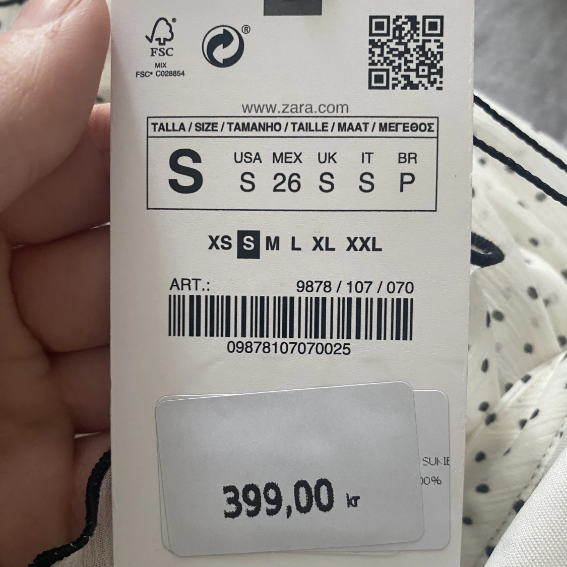 Zara prickig klänning  - 91