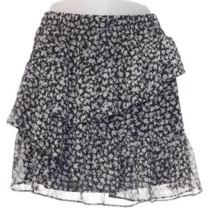 Stardivarius kjol - En jätte söt kjol från stardivarius, använd en gång så super bra skick!💖