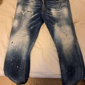 Dsquared2 jeans  - Helt nya