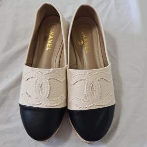 Helt nya Chanel espadrilles sommar skor. Storlek: 37 Passa på och fynda!