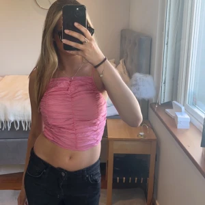 Rosa topp - Jättefin rosa topp från Zara. Använd 1 gång så inga defekter, som nyskick🤍 frakt tillkommer