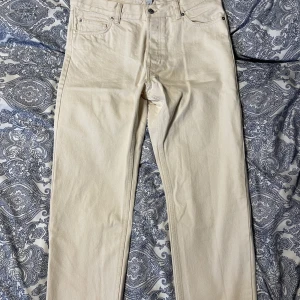 Jeans från WEEKDAY  - Fåtal använda byxor från WEEKDAY som tyvärr passar inte längre.  Slutsålda på bland annat Zalando. 