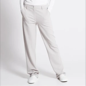 Kostymbyxor  - Helt oanvända kostymbyxor från lager 157. Säljer med prislapp. Säljer pga att dem är förstora för mig. Det är storlek S