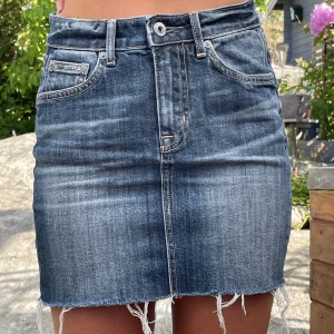 Jeanskjol - Fin kort jeanskjol från Crocker i fint skick!