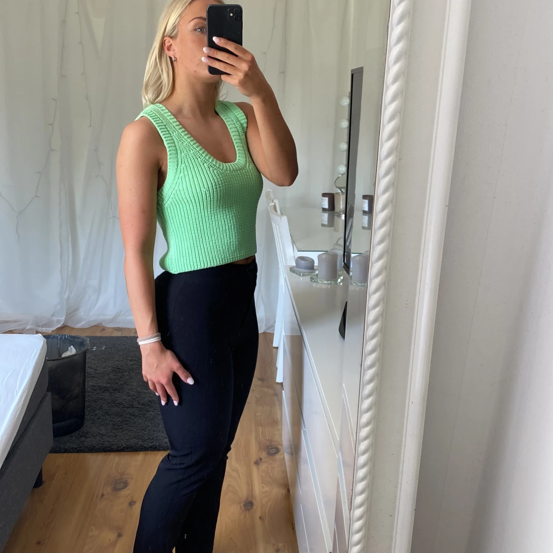 Stickad grön topp - 91