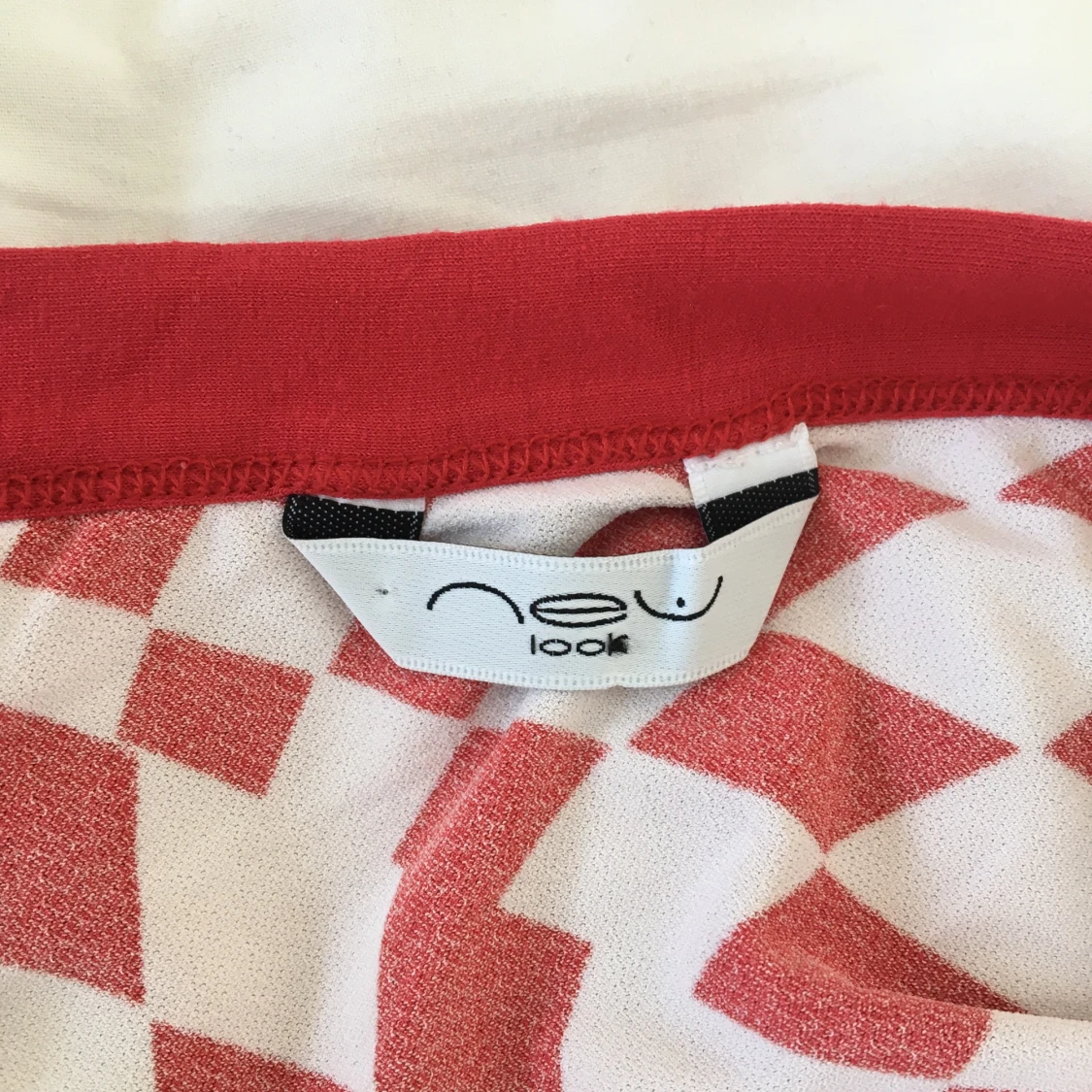 Röd och vit halternecktopp - 91