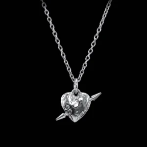 Maria Nilsdotter  - Intressekoll på mitt tuvstarr’s heart necklace från Maria Nilsdotter. Använt men fortfarande i väldigt fint skick! Nypris: 2795 men kan tänka mig att sälja för cirka 2250kr! Pris kan diskuteras ❤️