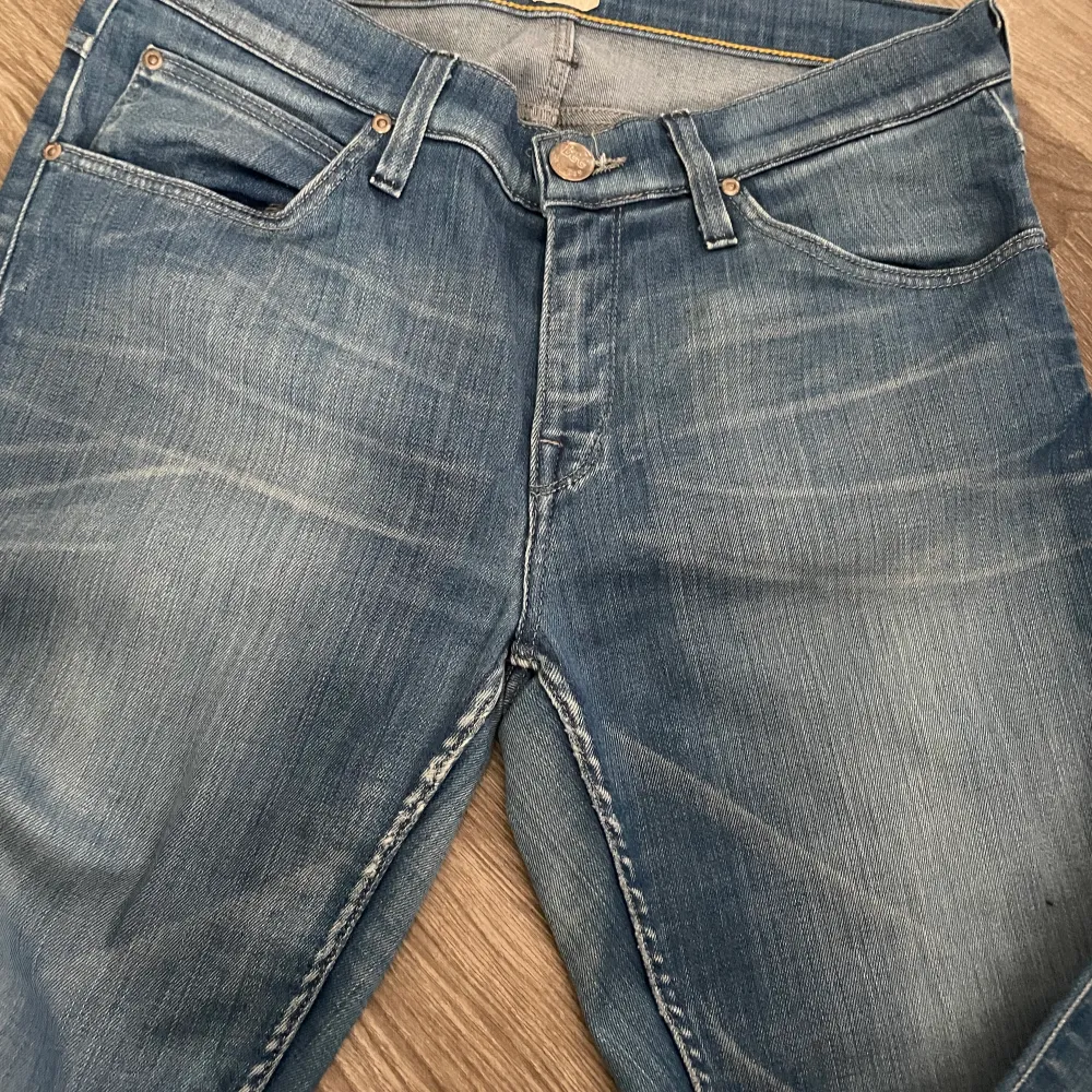 Ljusblåa jeans från Lee. Också använda fåtal gånger.. Jeans & Byxor.