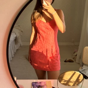 Klänning zara - Klänning från zara i korallrosa 😍