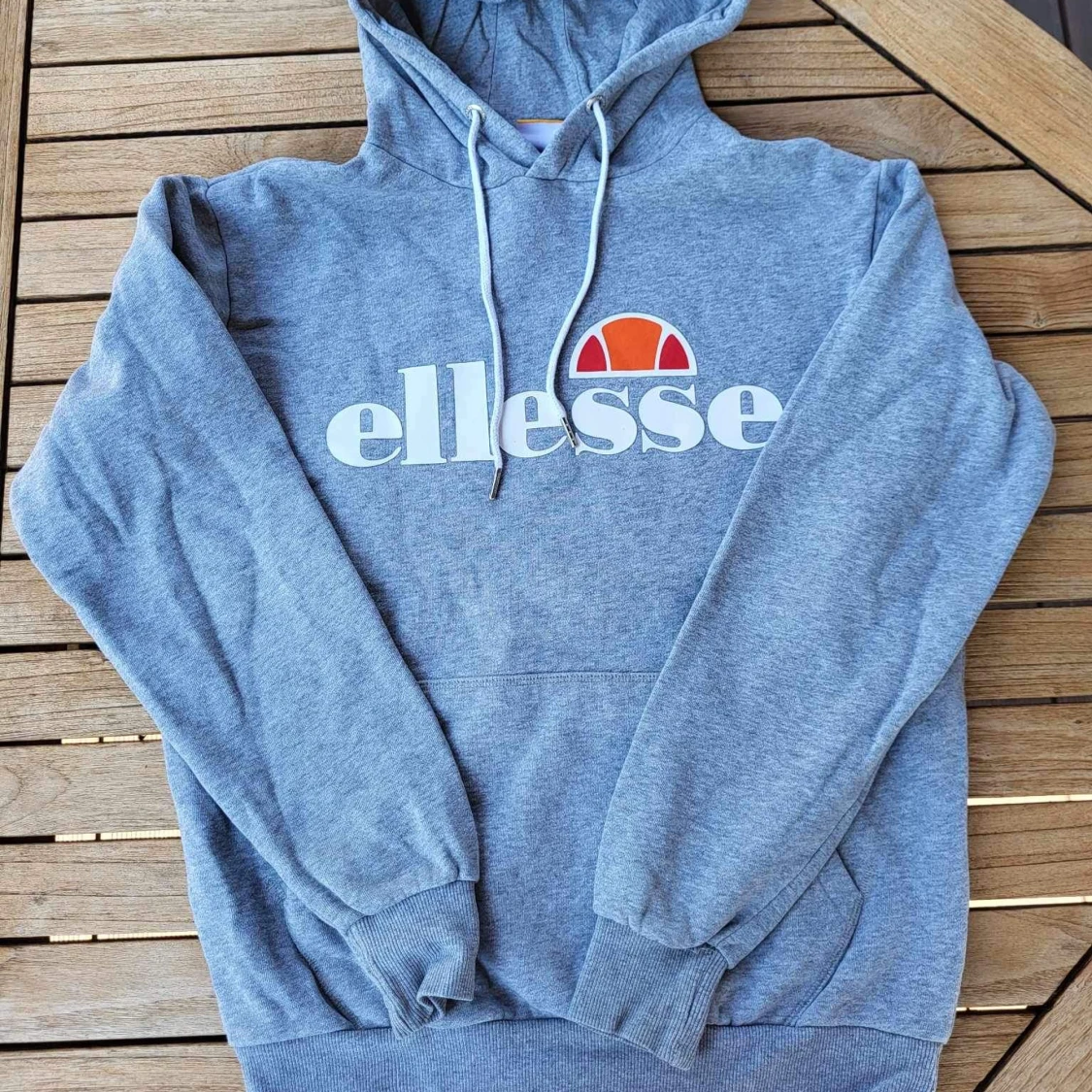 Ellesse-Hoddie