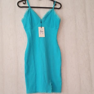 En fin klänning för 90kr - ny och fin klänning från Bikbok. original pris 259kr