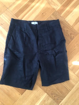 Linneshorts - Linneshorts från H&M, använda 1-2 gånger. 