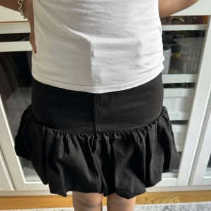 A-linje kjol i jeans material från bershka  - Perfekt nu inför sommaren☀️💕