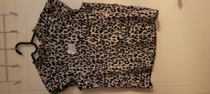 Kavaj - Se givet pris på diverse klädesplagg och storlek. Pris kan diskuteras vid snabb och bra affär.