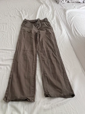 Byxor - Bild vid behov så fin förg på kroppen anvönd 2 gng