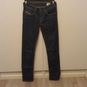 Jeans DIESEL - Använda 2 ggr, W24 L32