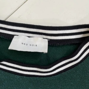 Glittrig tröja från Neo Noir - Otroligt fin tröja med glitter och tjockare muddar❤️‍🔥