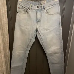 Här har du ett par snygga jeans från tiger of Sweden i ett bra skick till ett billigt pris!💙 Bara skicka ett meddelande vid intresse!