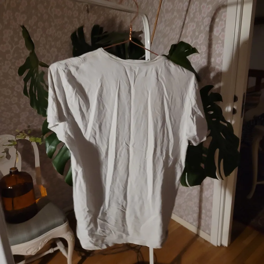 Clean casual tröja. T-shirts.