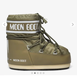 Moon boot - Gröna moon boots i storlek 39. Använda en gång. Anledning till varför jag inte har så mycket bilder haha. Nypris 2060kr. 