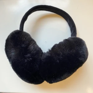 Öronmuffar  - Varma och fluffiga Öronmuffar   Passa på och få fri frakt 🥰