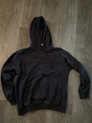 Luvtröja Friends - Luvtröja, Friends från H&M. Storlek XS. 