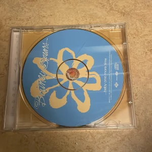 Cd - Britney Spears cd i bra skick 