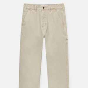 Jeans  - Biega jeans ifrån pull & bear Storlek 36