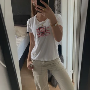 Odd molly topp - Jättesöt helt oanvänd Odd Molly topp i nyskick. Storlek 1 (motsvarar Xs). Finns inte att få tag på längre💞