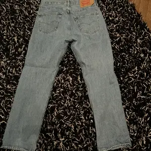 Säljer ett par Levis jeans utan några defekter och i bra skick! Nypris 1099 ⭐️