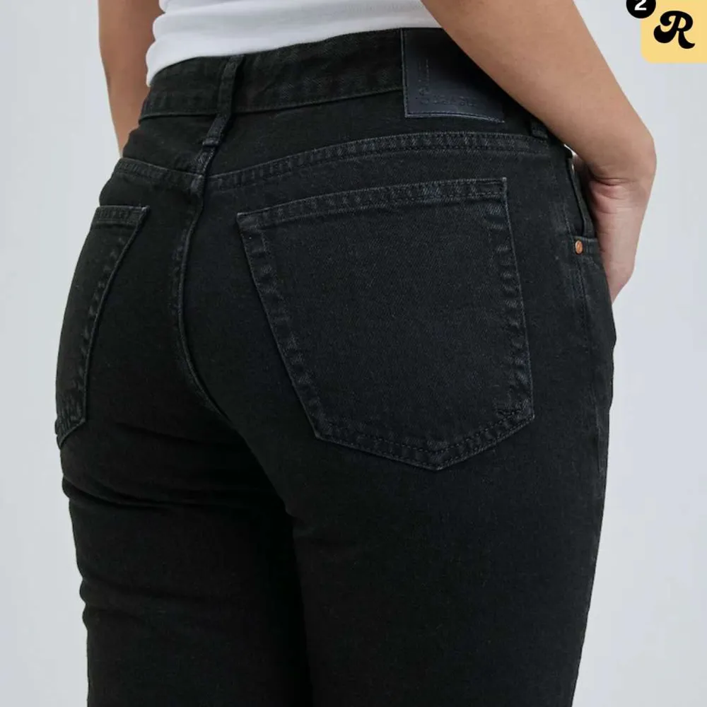 Så snygga jeans! Strl 30-32💕Använda typ 2 ggr så 10/10 skick💞nypris 699 säljer för 400kr🛍️ använd gärna ” köp nu ”. Jeans & Byxor.