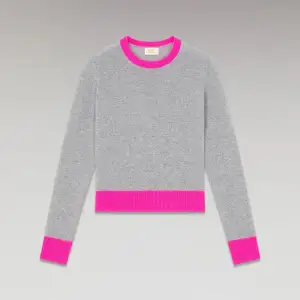 Jag letar efter den här jättefina tröjan från from future i storlek S!! Om du har en som är i bra skick skriv gärna till mig!!❤️❤️💘