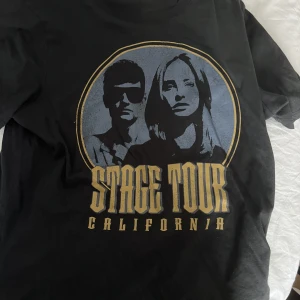 T-shirt 💓 - T-shirt med tryck från Gina tricot💓Super fint skick.