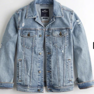 jeansjacka - fin jeansjacka som är i bra skick❤️