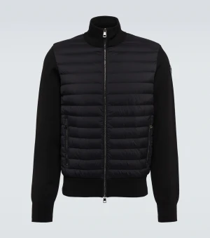 Moncler - Snygg moncler jacka. Säljer pga för liten för mig. 9/10 skick, skriv om ni vill byta mot nått eller har funderingar!👏