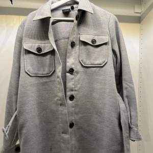 En grå kappa ifrån vero moda. Oanvänd och i storlek S💓