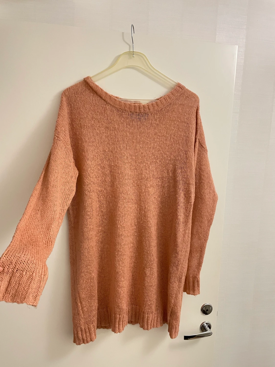 Stickad tröja storlek L