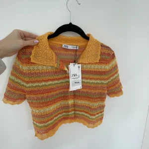 Sommar linne! - Gulligt linne från zara med prislappen kvar. Nypris 300 jag säljer för 100💕